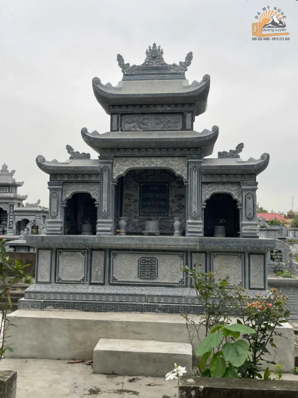 lăng thờ tam quan đá