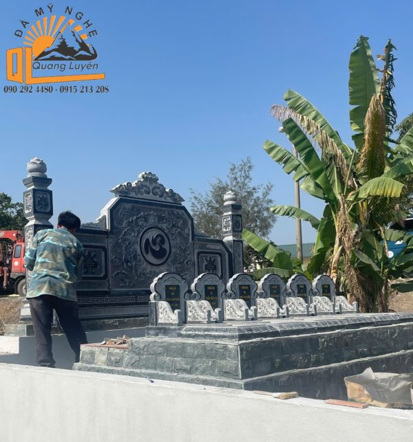 Mẫu tam sơn đá khuôn viên lăng mộ
