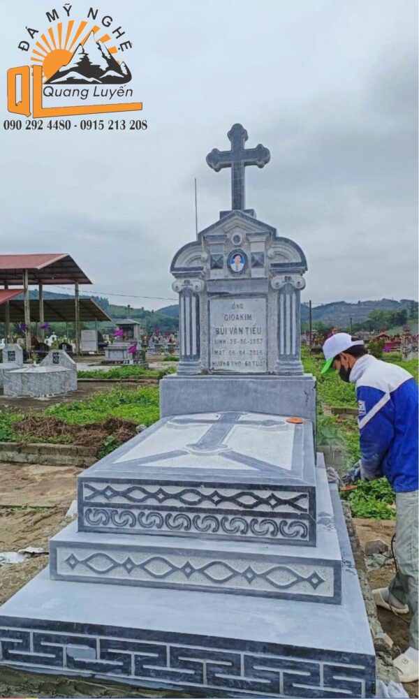 Mộ công giáo