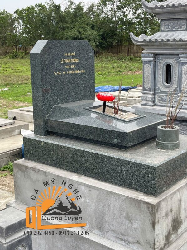 Mộ đá granit