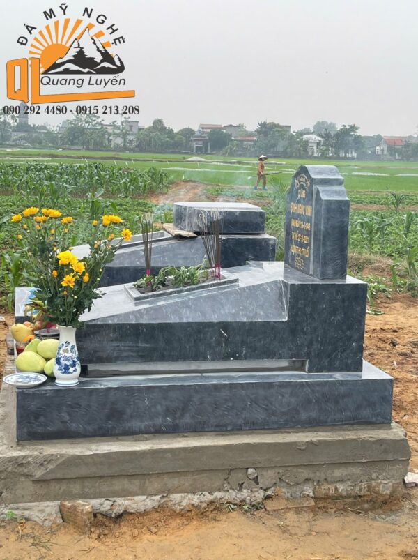 Mộ đá tam cấp