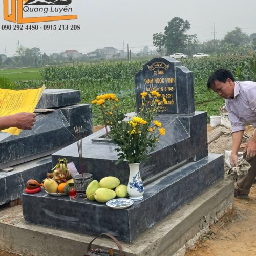 Mộ đá tam cấp